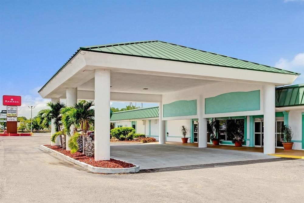 Ramada By Wyndham Sarasota Waterfront Hotel South Bradenton Exterior photo