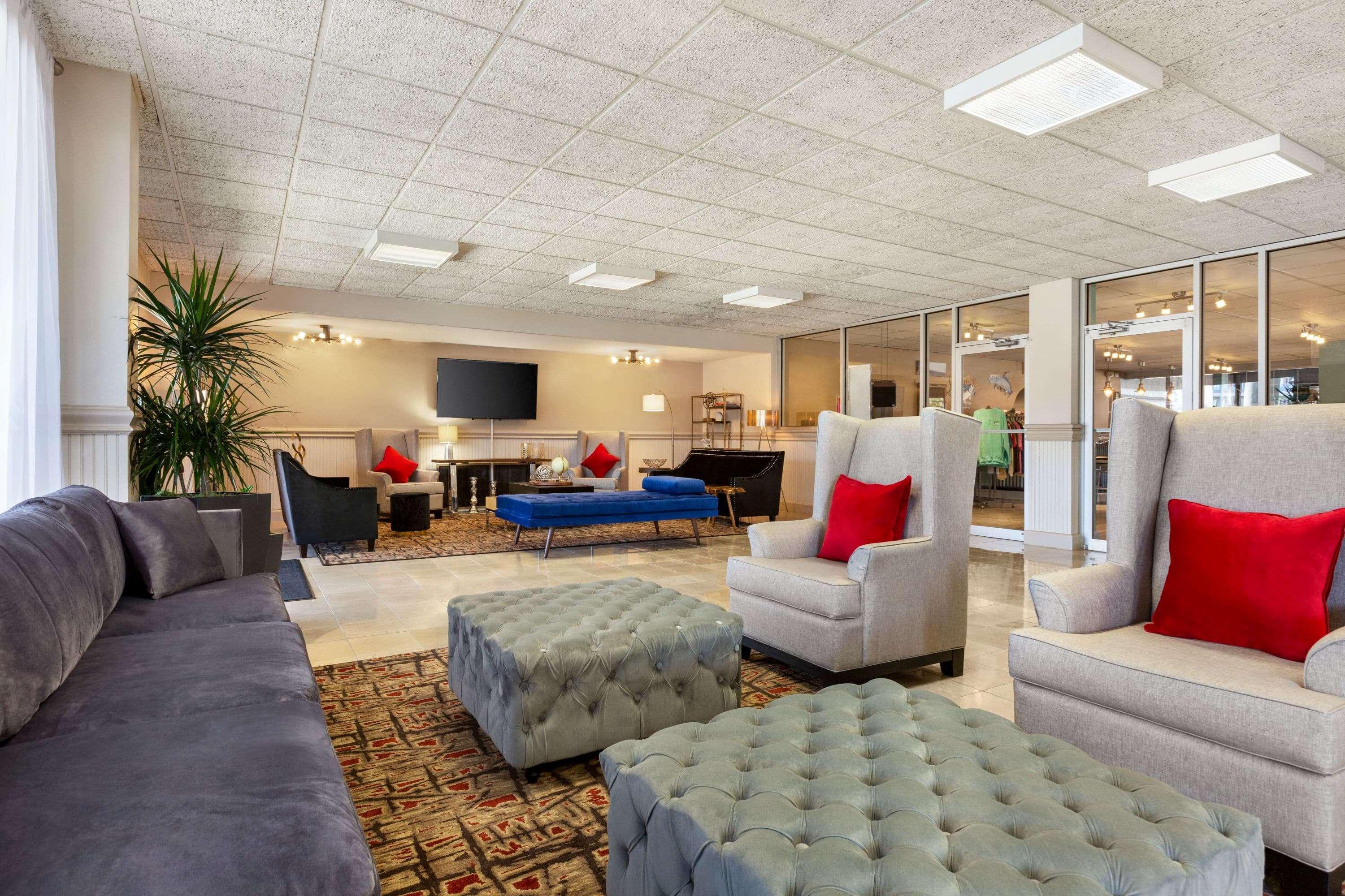 Ramada By Wyndham Sarasota Waterfront Hotel South Bradenton Exterior photo