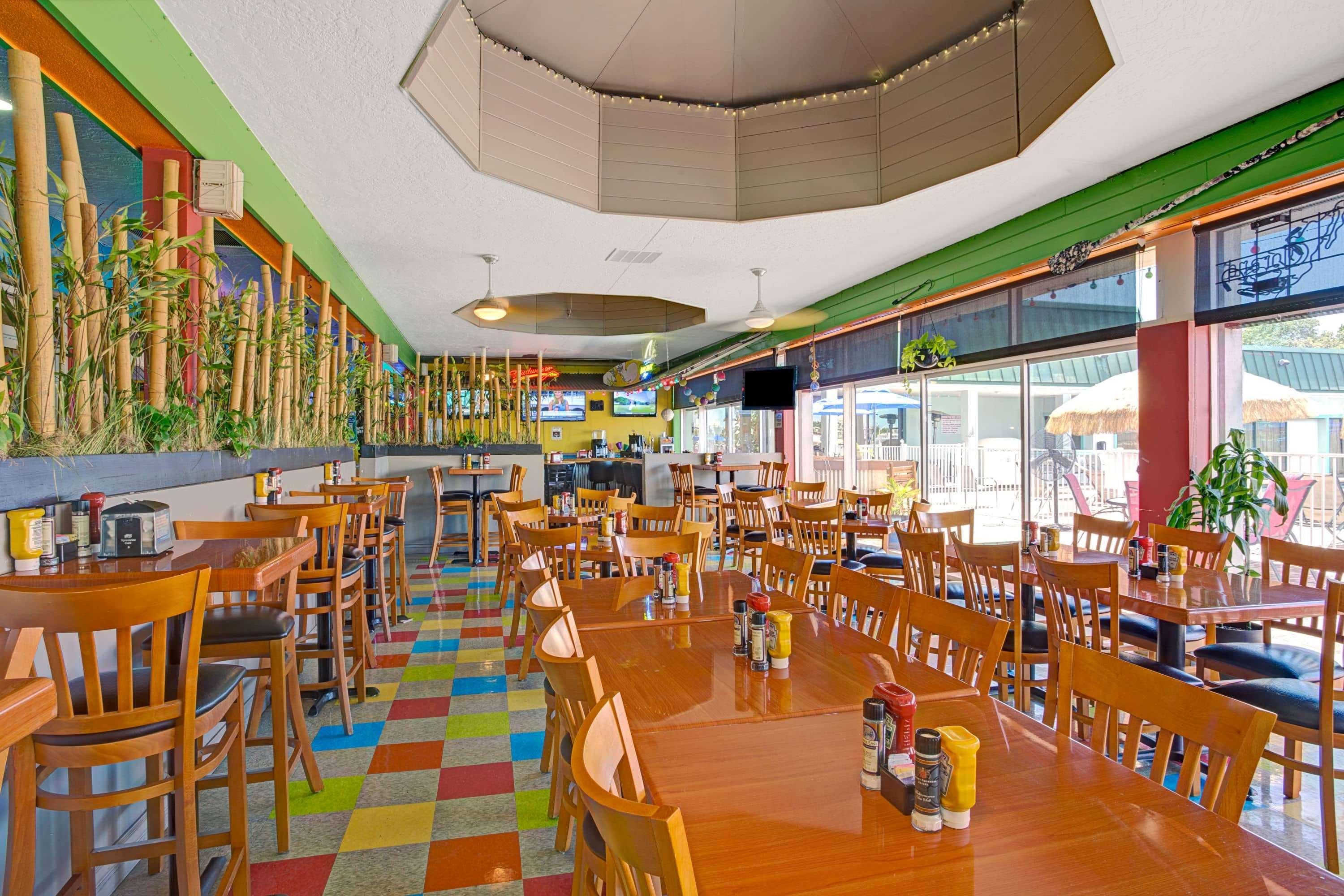 Ramada By Wyndham Sarasota Waterfront Hotel South Bradenton Exterior photo